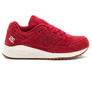 NEW BALANCE LUX SUEDE SNEAKER